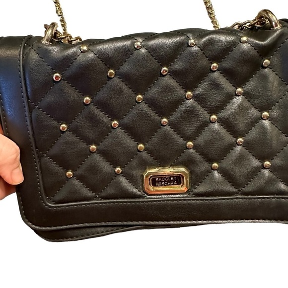Badgley Mischka Black Quilted Crossbody Bag Gold Chain - Picture 9 of 11